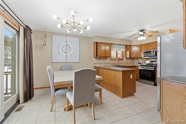 Builiding view thirteen for 40051 Finley, Canton, MI. 48188