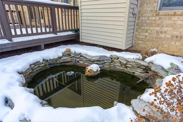 Builiding view thirty nine for 40051 Finley, Canton, MI. 48188