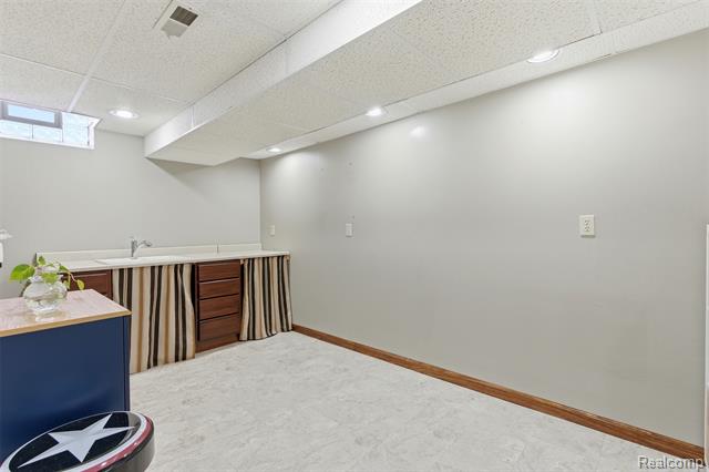 Builiding view thirty two for 40051 Finley, Canton, MI. 48188