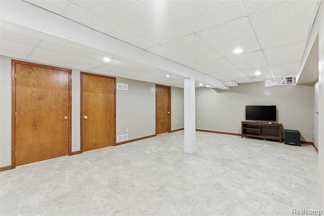 Builiding view twenty nine for 40051 Finley, Canton, MI. 48188