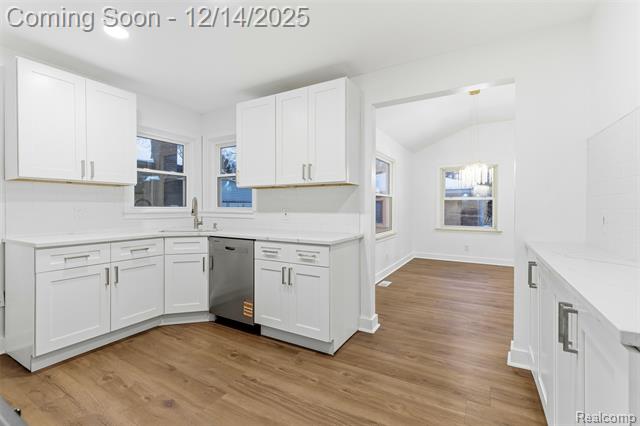 Builiding view five for 25640 West Hills, Dearborn Heights, MI. 48125