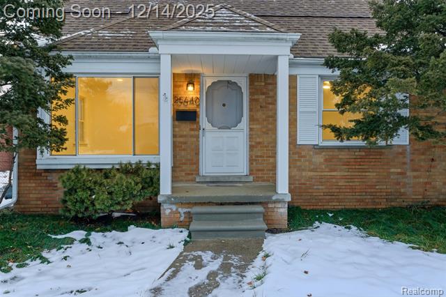 Builiding view one for 25640 West Hills, Dearborn Heights, MI. 48125