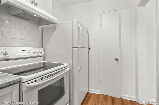 Builiding view eight for 1425 S Telegraph, Dearborn, MI. 48124