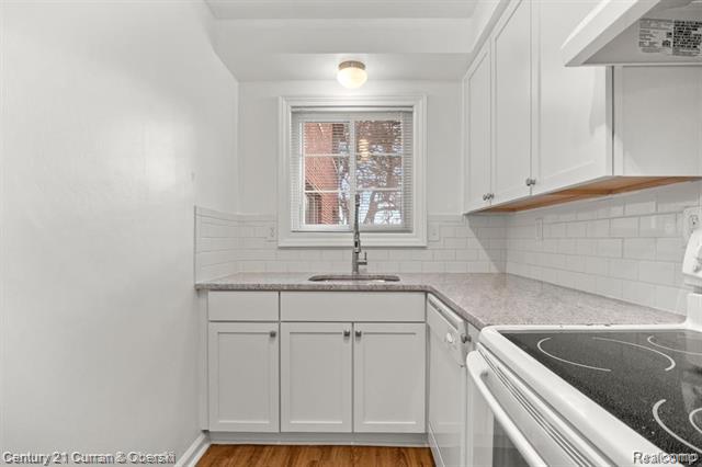 Builiding view six for 1425 S Telegraph, Dearborn, MI. 48124