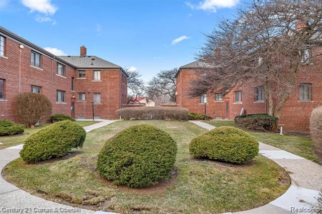 Builiding view thirteen for 1425 S Telegraph, Dearborn, MI. 48124