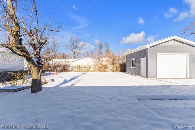 Builiding view forty four for 39288 Nottingham, Westland, MI. 48186