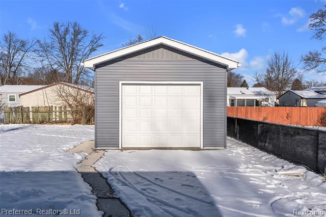 Builiding view forty six for 39288 Nottingham, Westland, MI. 48186