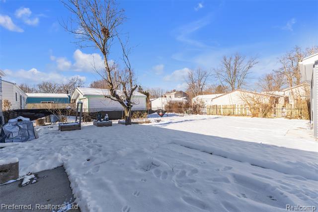 Builiding view forty three for 39288 Nottingham, Westland, MI. 48186