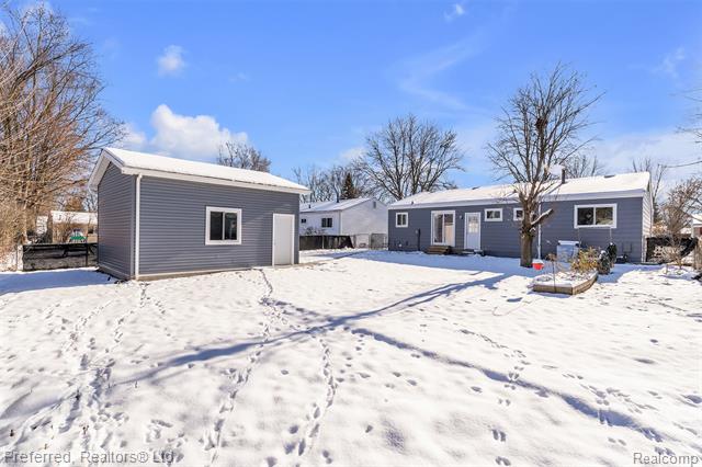 Builiding view forty two for 39288 Nottingham, Westland, MI. 48186