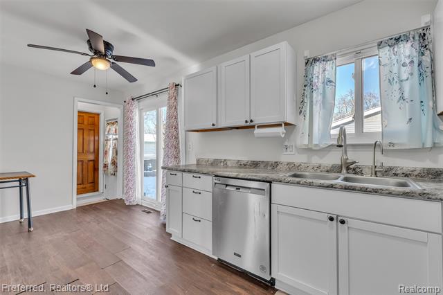 Builiding view sixteen for 39288 Nottingham, Westland, MI. 48186