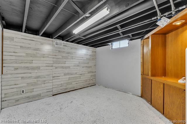 Builiding view thirty five for 39288 Nottingham, Westland, MI. 48186