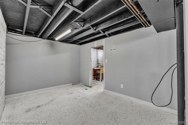 Builiding view thirty four for 39288 Nottingham, Westland, MI. 48186