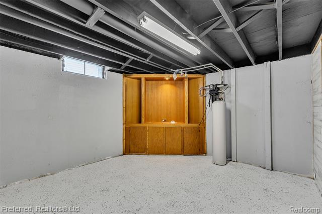 Builiding view thirty six for 39288 Nottingham, Westland, MI. 48186