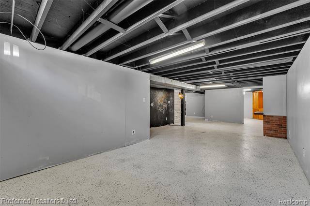 Builiding view thirty three for 39288 Nottingham, Westland, MI. 48186