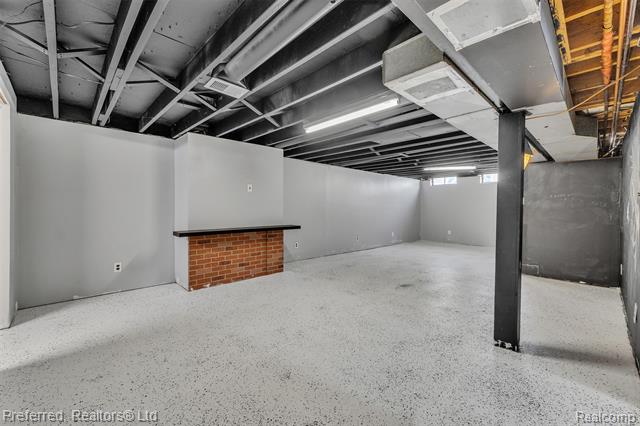 Builiding view thirty for 39288 Nottingham, Westland, MI. 48186