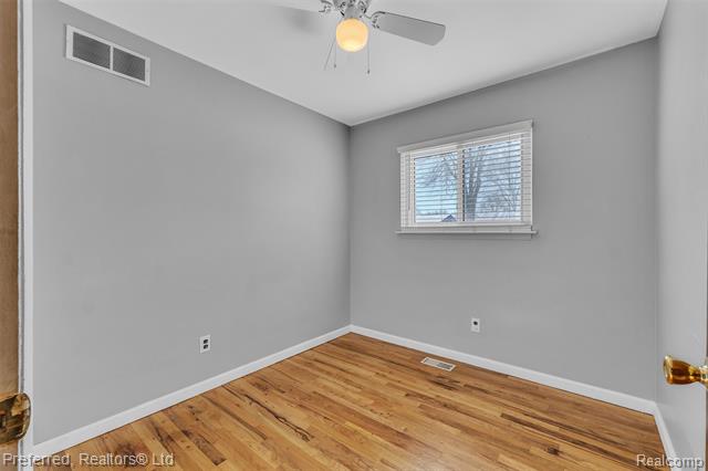 Builiding view twenty six for 39288 Nottingham, Westland, MI. 48186