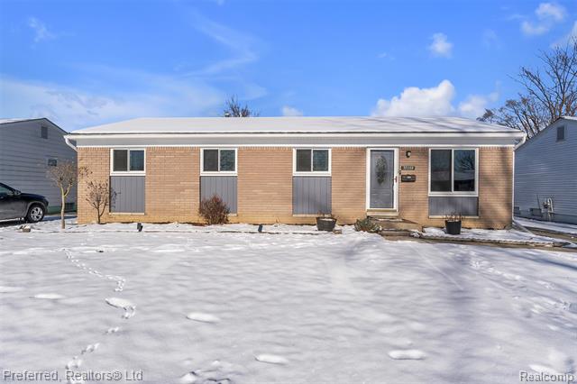 Builiding view two for 39288 Nottingham, Westland, MI. 48186