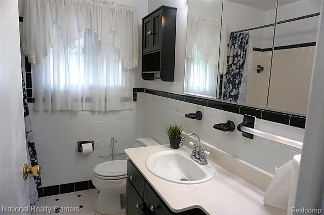 Builiding view eleven for 32547 Avondale, Westland, MI. 48186