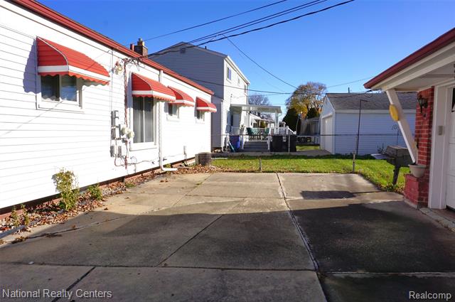 Builiding view five for 32547 Avondale, Westland, MI. 48186