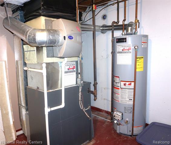 Builiding view nineteen for 32547 Avondale, Westland, MI. 48186