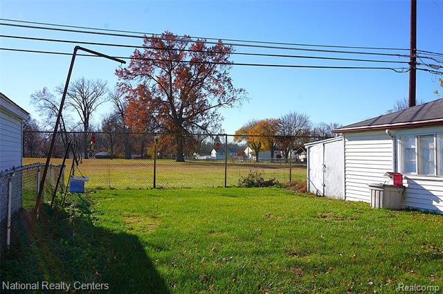 Builiding view one for 32547 Avondale, Westland, MI. 48186