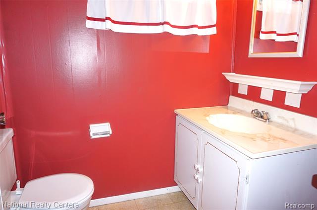 Builiding view seventeen for 32547 Avondale, Westland, MI. 48186