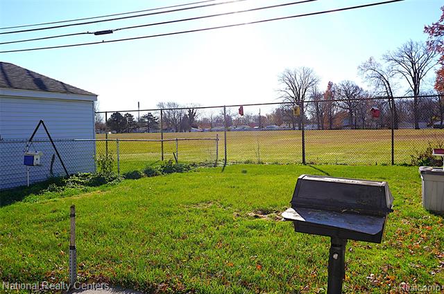 Builiding view three for 32547 Avondale, Westland, MI. 48186