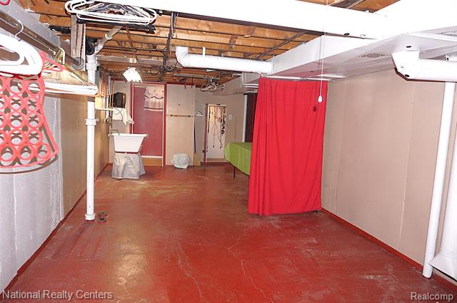 Builiding view twenty for 32547 Avondale, Westland, MI. 48186