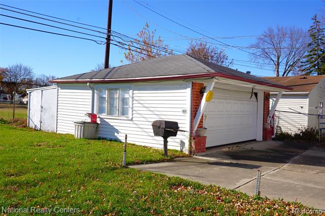 Builiding view two for 32547 Avondale, Westland, MI. 48186