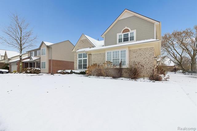 Builiding view three for 41512 Pheasant Creek, Canton, MI. 48188