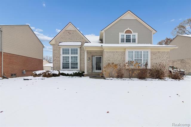 Builiding view two for 41512 Pheasant Creek, Canton, MI. 48188