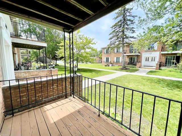 Builiding view eight for 30703 Shiawassee, Farmington, MI. 48336