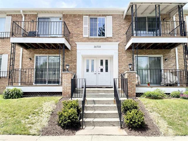 front view for 30703 Shiawassee Rd, Farmington, Mi. 48336