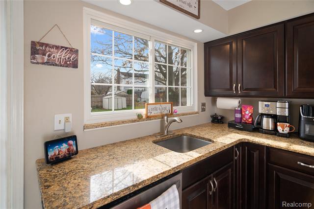 Builiding view nine for 40341 Worthington, Canton, MI. 48188