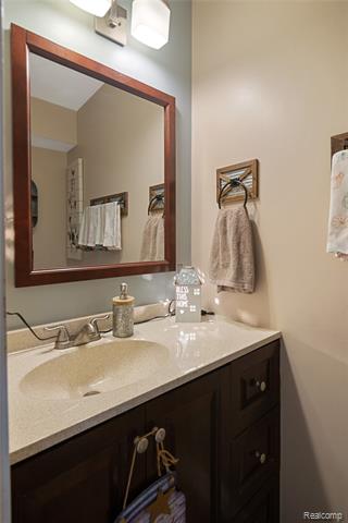 Builiding view thirteen for 40341 Worthington, Canton, MI. 48188