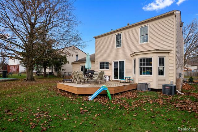 Builiding view twenty seven for 40341 Worthington, Canton, MI. 48188