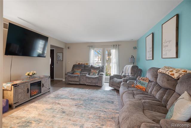 Builiding view two for 40341 Worthington, Canton, MI. 48188