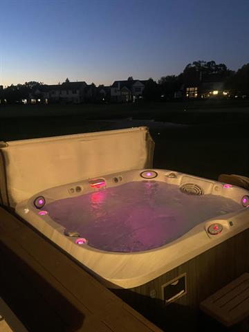 Builiding view eighty for 241 Country Club, Canton, MI. 48188