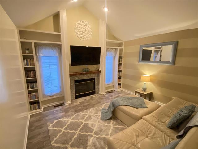 Builiding view thirty four for 241 Country Club, Canton, MI. 48188