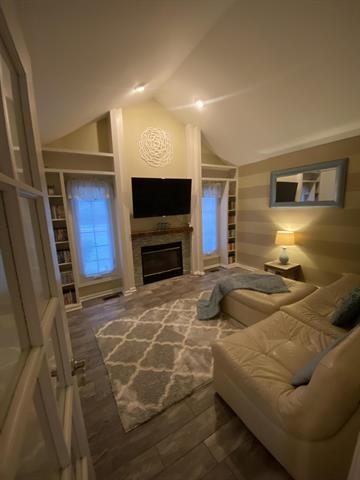 Builiding view thirty three for 241 Country Club, Canton, MI. 48188