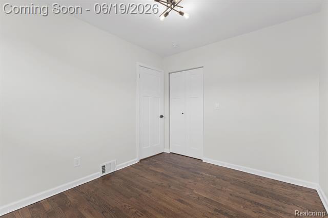 Builiding view fifteen for 22121 Whitmore, Oak Park, MI. 48237
