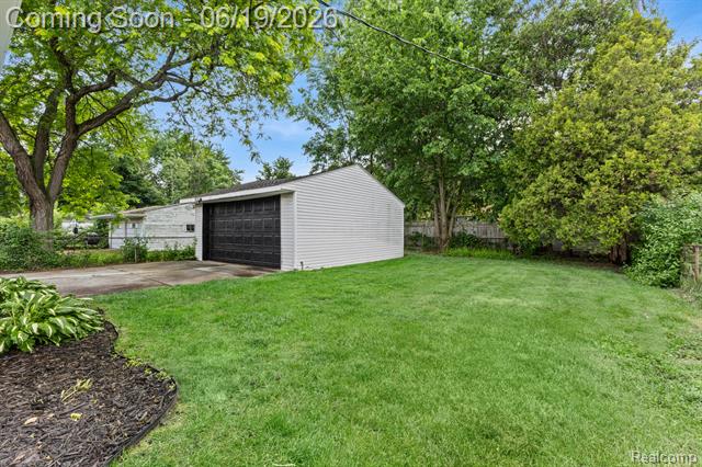Builiding view five for 22121 Whitmore, Oak Park, MI. 48237