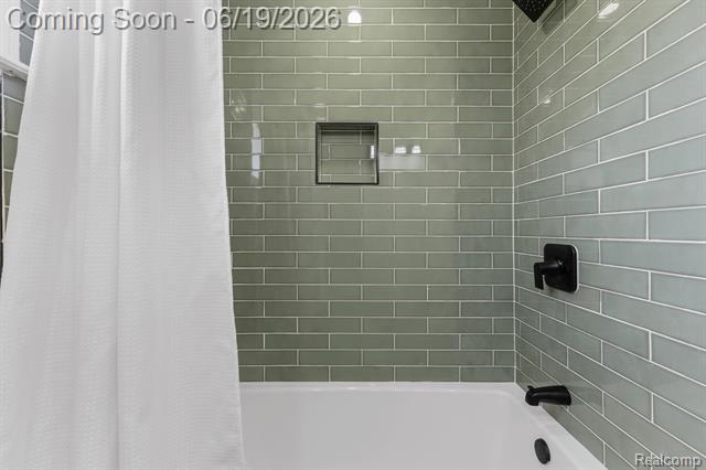 Builiding view seventeen for 22121 Whitmore, Oak Park, MI. 48237