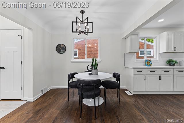 Builiding view thirteen for 22121 Whitmore, Oak Park, MI. 48237