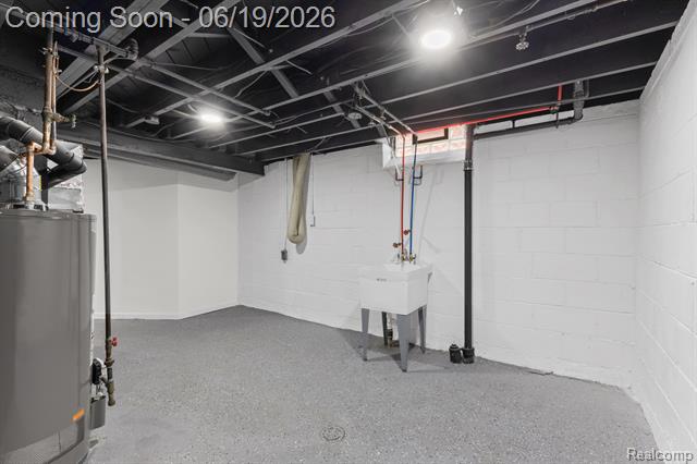 Builiding view twenty five for 22121 Whitmore, Oak Park, MI. 48237