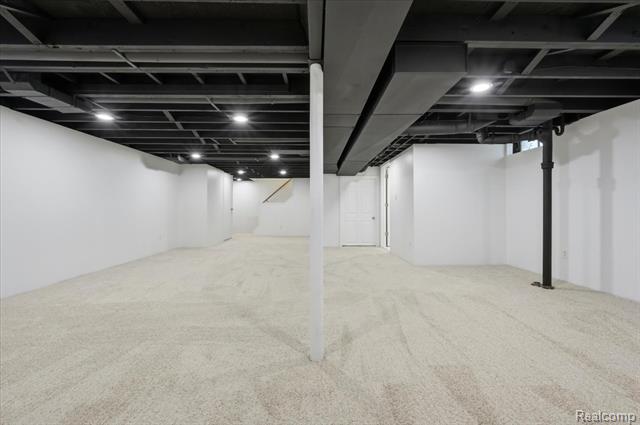 Builiding view twenty five for 315 S Hanlon, Westland, MI. 48186