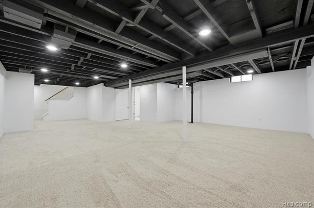 Builiding view twenty four for 315 S Hanlon, Westland, MI. 48186