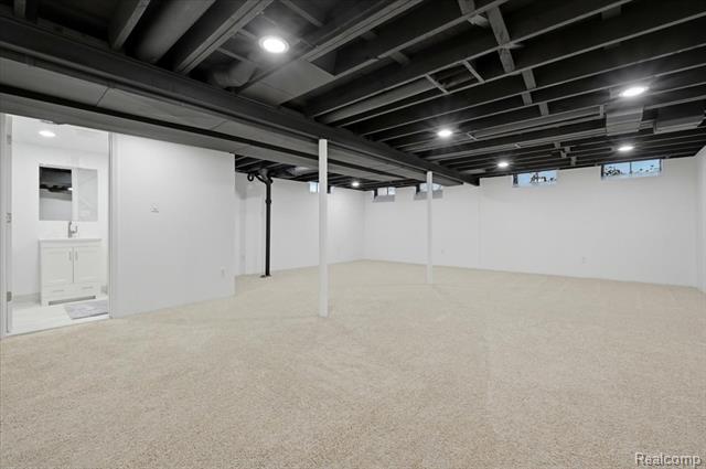 Builiding view twenty three for 315 S Hanlon, Westland, MI. 48186