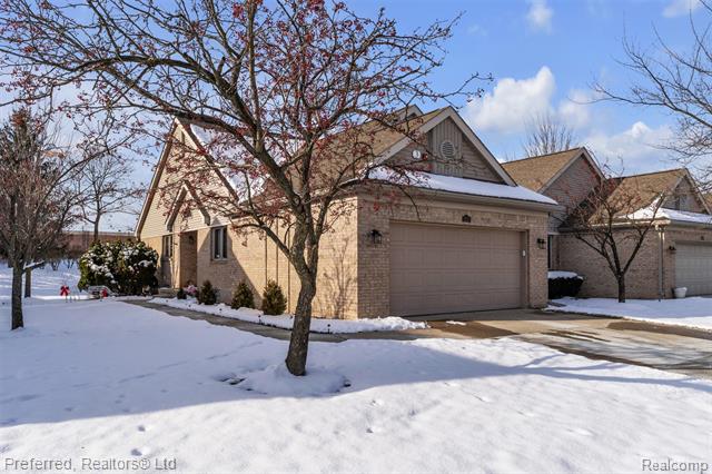 Builiding view two for 215 Edington, Canton, MI. 48187