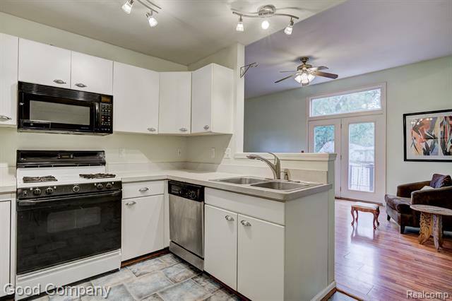 Builiding view eleven for 22723 Middlebelt, Farmington, MI. 48336